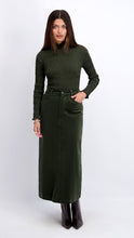 Load image into Gallery viewer, Corduroy Stretch Skirt In Green
