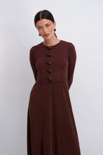 Load image into Gallery viewer, Rosette Set in Brown
